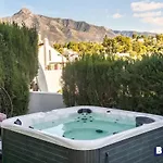 شقة Luxurious Near Puerto Banus - Hot Tub *